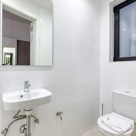 Qawra Beachside Bliss *