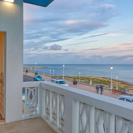 Apartment Qawra Beachside Bliss *