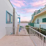 Qawra Beachside Bliss