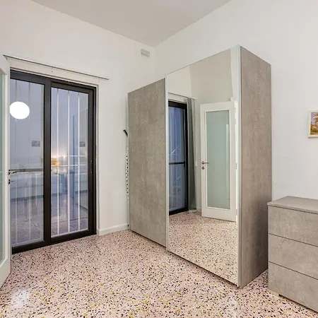 Qawra Beachside Bliss