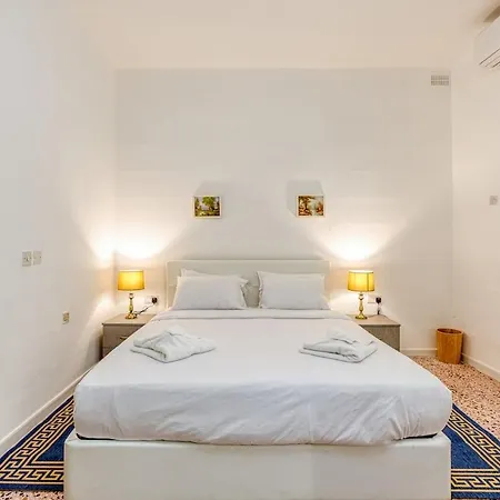 Qawra Beachside Bliss St. Paul's Bay