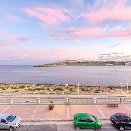 Qawra Beachside Bliss Apartment *