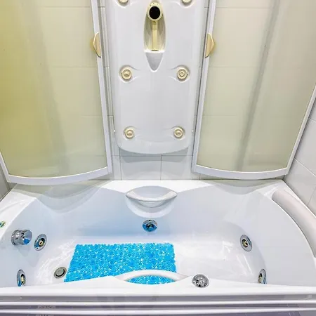 Daire Qawra Beachside Bliss St. Paul's Bay