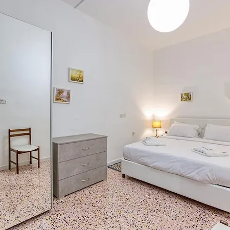 Qawra Beachside Bliss Daire