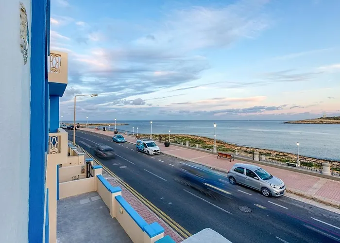 Qawra Beachside Bliss *