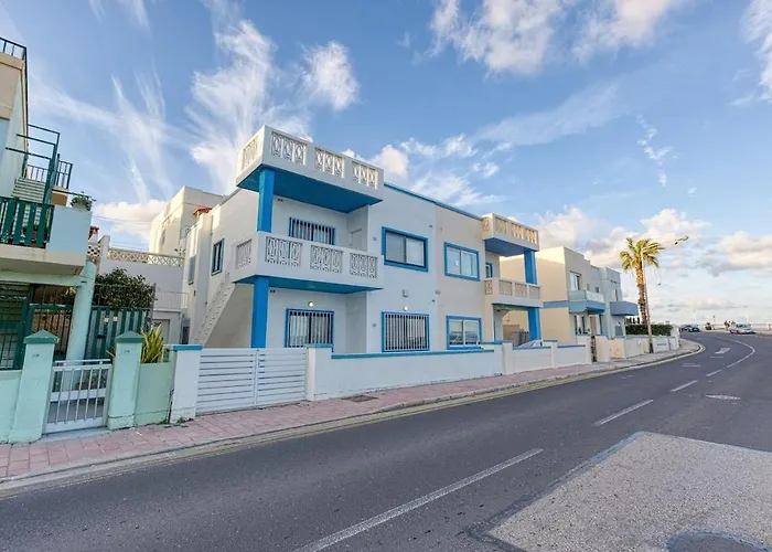 Qawra Beachside Bliss Διαμέρισμα