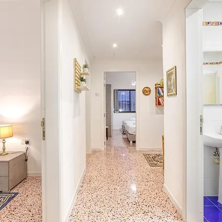 Qawra Beachside Bliss