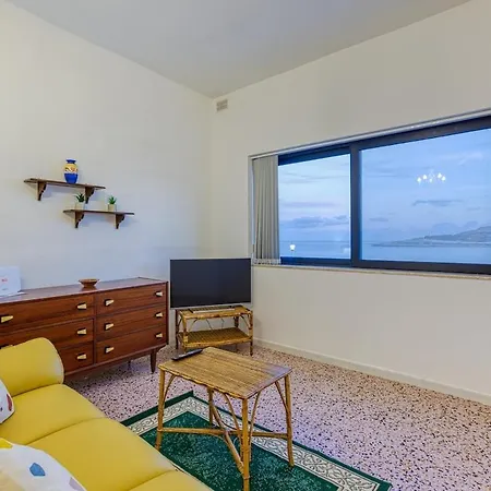 Qawra Beachside Bliss * St. Paul's Bay