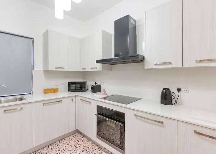 Qawra Beachside Bliss Apartment