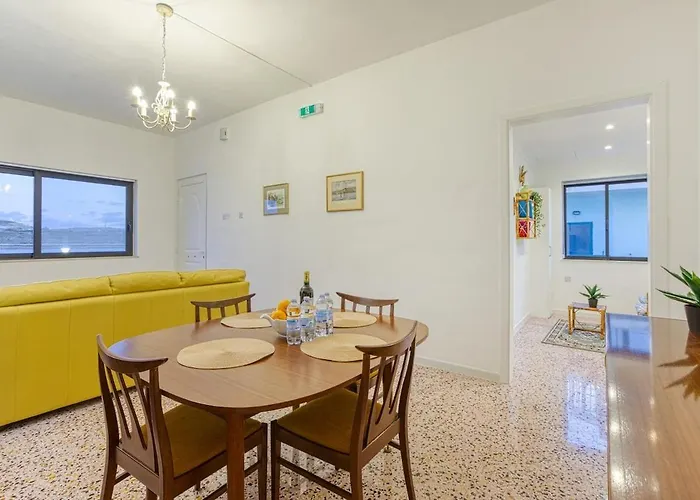 Apartment Qawra Beachside Bliss