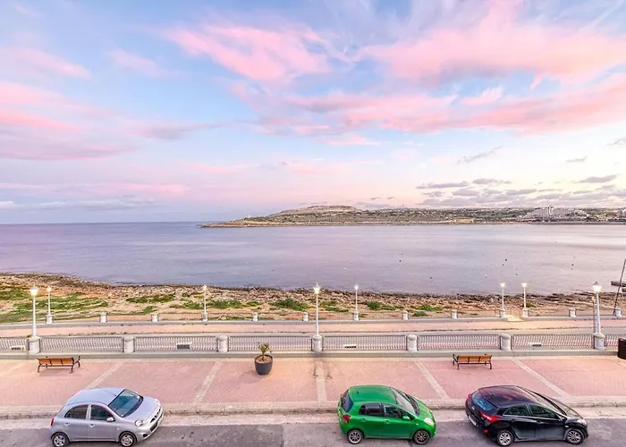 Qawra Beachside Bliss Apartment *